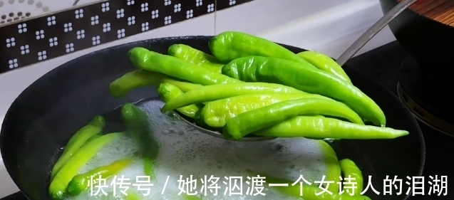 辣椒|辣椒只需煮一煮,全家都垂涎欲滴,香辣美味超下饭