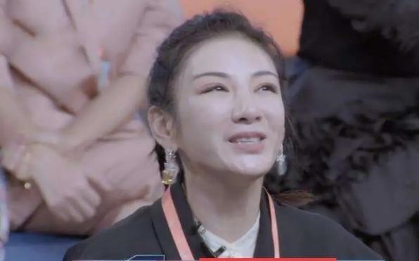 真面目|吃粉呛到嗓子，叶璇警告助手你吃过才能给我吃，人设崩塌