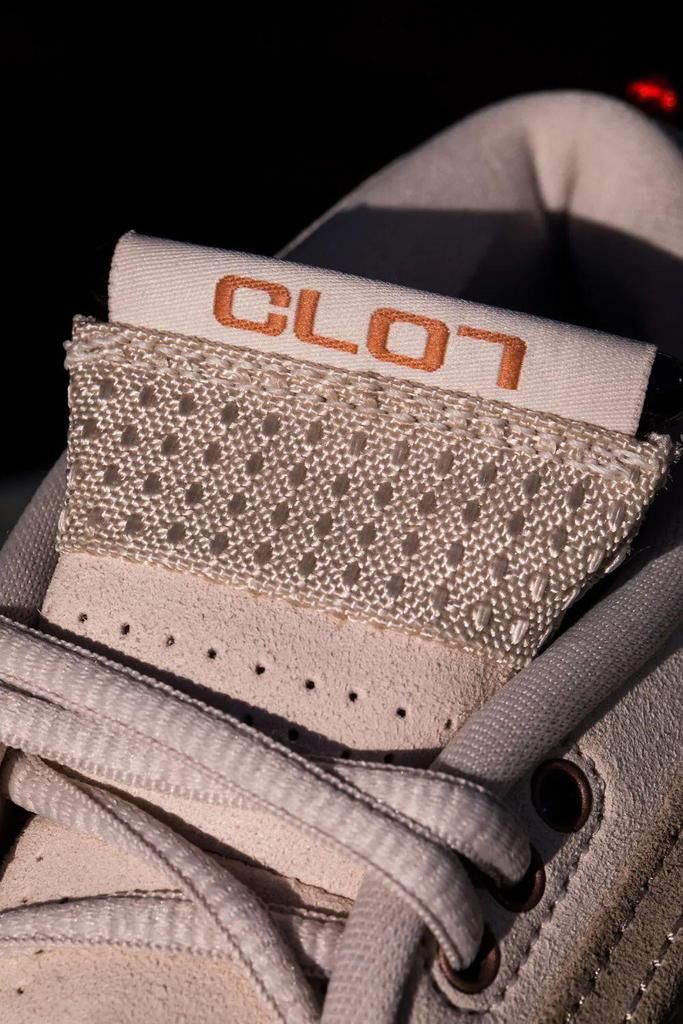 永远滴神！兵马俑 AJ 套装上脚太帅了！冠希刚晒出隐藏玩法！