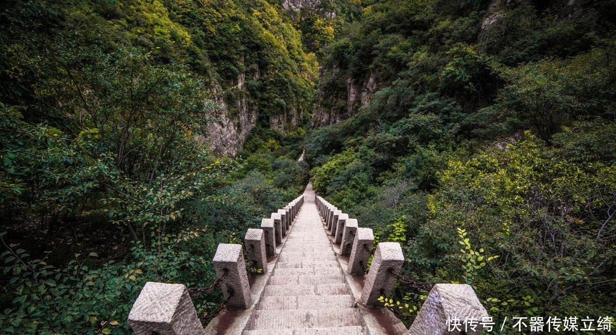 中年|中国这两大名山，同音不同名，听名字：更容易混淆