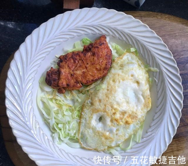 低脂餐|鸡脯肉煎蛋低脂餐，简单易做，好吃不长肉！