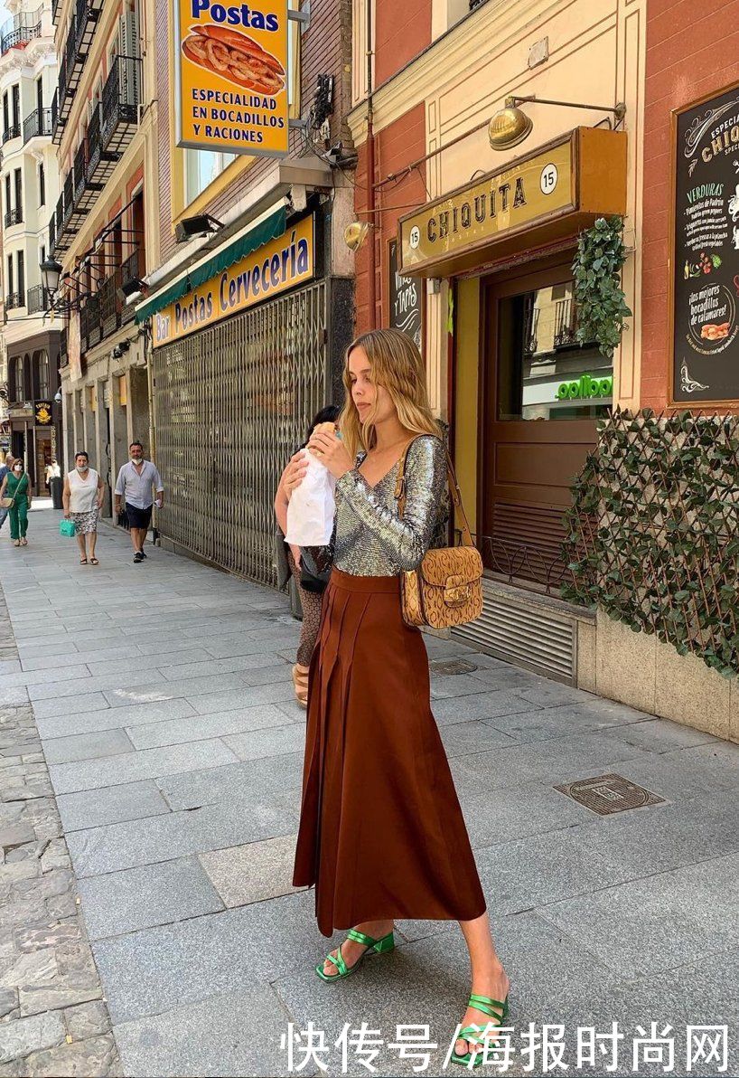 半裙|显瘦不挑人的半身裙，可能就是她们身上的这条了吧