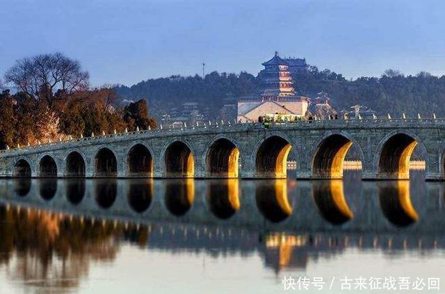 灰尘|1907年北京八达岭长城老照片:荒芜一人,灰尘布满整个城楼