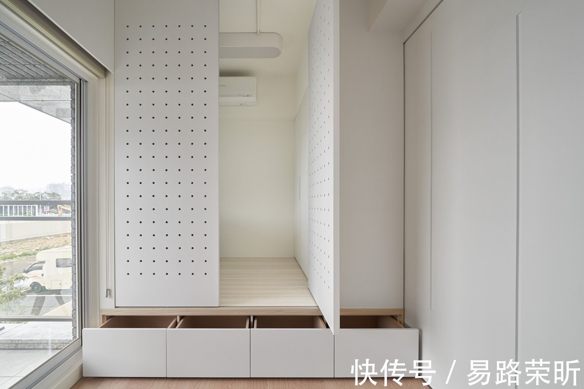 桌面|如何在有限空间中满足生活需求，同时还能住出宽敞空间感？