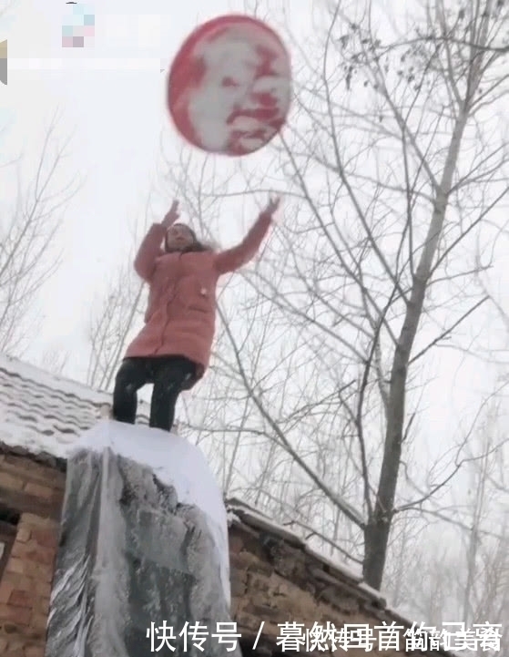 飘雪@“神仙”美术生泼墨成冰，用雪画出逆天画作，最后一秒让人服