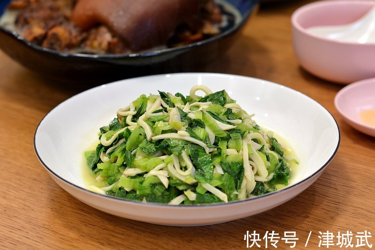 北京3口人的家常晚餐，1荤2素1汤红豆饭，解馋省时原来有窍门