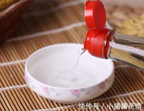 搅拌均匀|过年蒸馒头时,除了酵母和白糖!多加一点它,10分钟就能发满盆