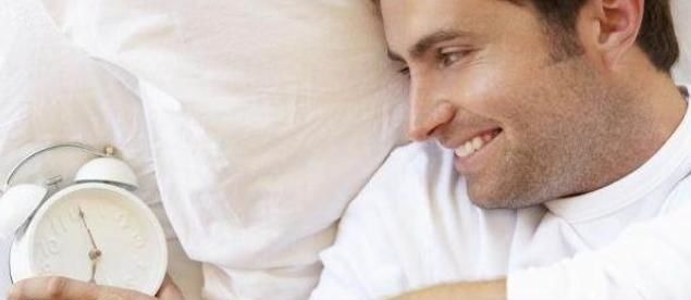 尿液|男人晨起时，如果出现3个表现，说明你的身体素质挺好的