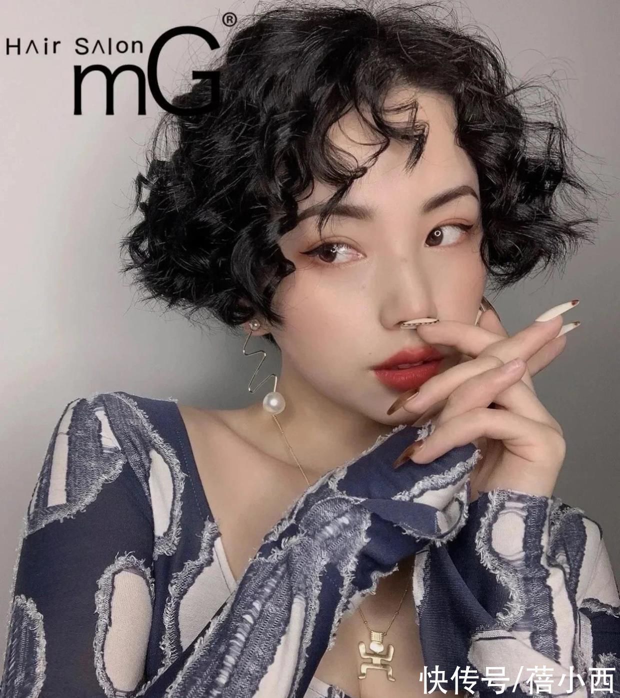 发型 今秋别留黑长直了，试试这“4种”气质发型，减龄还显脸小