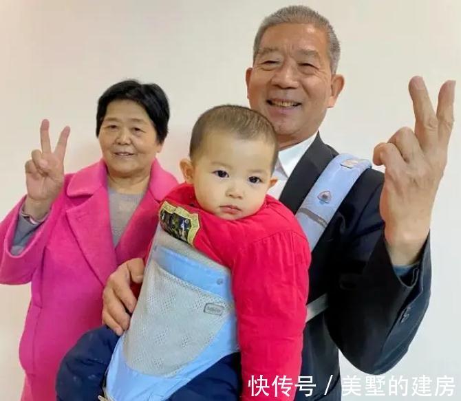 经济实力|还记得67岁生三胎的山东产妇吗?小女儿快2岁,是后悔还是幸福?