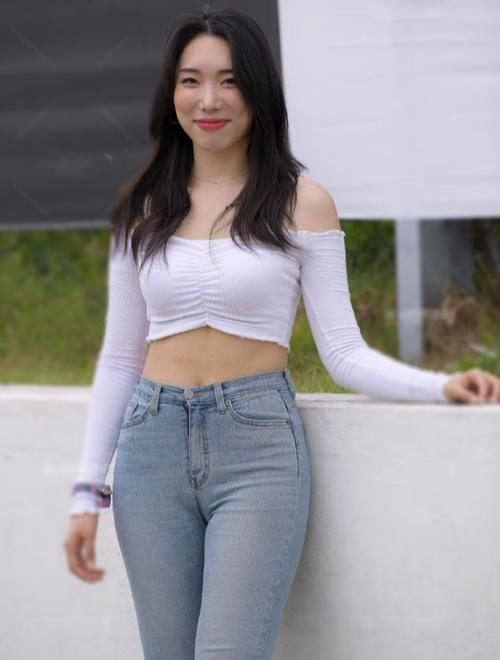 牛仔裤|身材太好,牛仔裤穿出瑜伽裤的感觉,太美了!