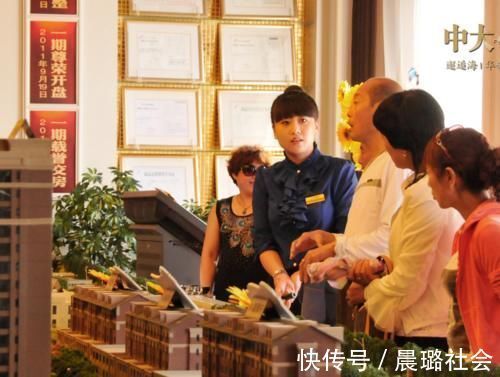 炒房|业主几次降价,半年仍没有卖掉!中介:价格太高,至少再降10万
