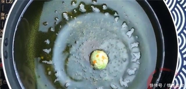 口感|美食家的素丸子:炸萝卜丸子,口感带脆,鲜香美味,一家人爱吃