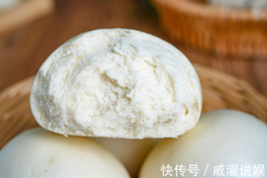 面团|蒸馒头,用冷水还是热水教你小技巧,馒头白胖不回缩,越嚼越香