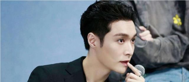 真敢说！黄子韬点评“青3”和“创4”，比张艺兴还直白，学员们感到难堪？