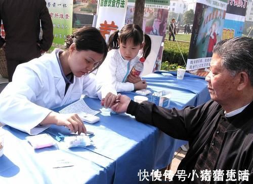糖尿病人|自己测量血糖的中老年人,要注意这4个事项,不然会影响准确性