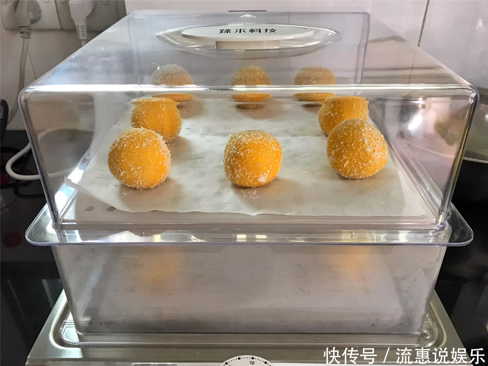 1块南瓜,1碗糯米粉,教你做南瓜丸子,香甜软糯,好吃不上火