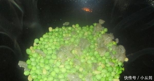 不管有钱没钱，女人要隔三差五吃“天然玻尿酸”，皮肤水嫩显年轻