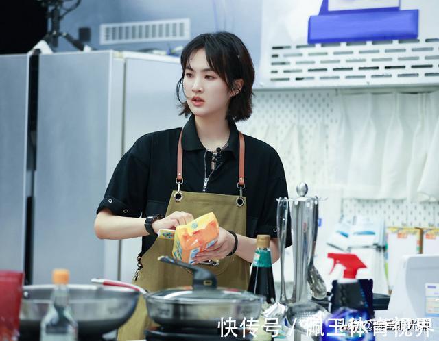 任正非|姚凌:从秘书到任正非妻子,培养女儿成哈佛名媛,她有什么能耐?
