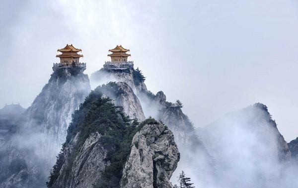 日本曾炮轰老君山,连射13发迫击炮没炸,吓得作揖下跪