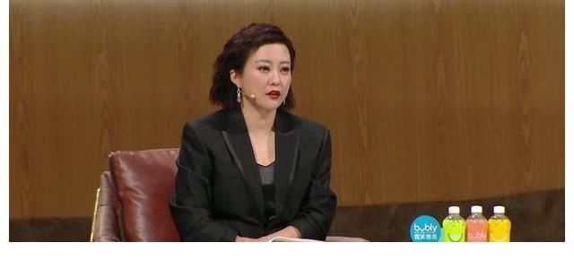 《导演》开场火药味十足,郝蕾点评一针见血,李诚儒再现犀利点评