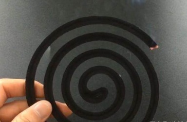 家家户户|蚊香放进水里泡一泡,解决了家家户户的烦恼,后悔没有早点知道!