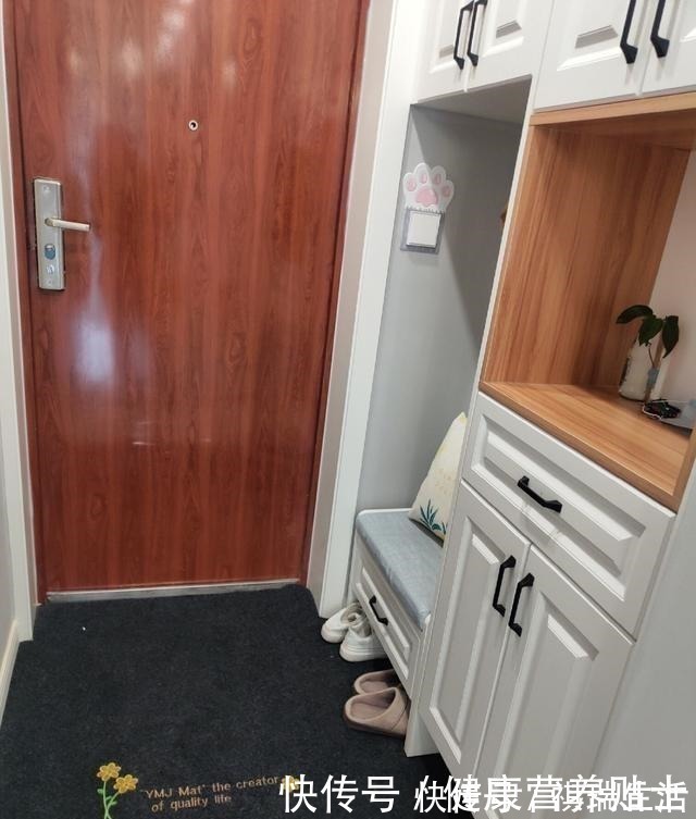 电视背景墙|新房入住一个月,入户鞋柜非常实用,不做电视墙家人很满意,晒晒!