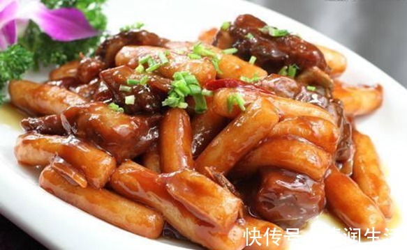 中国人|美食推荐排骨年糕、凉拌猪耳朵、木耳娃娃菜、苹果麦片饼的做法