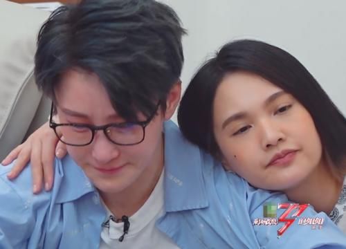 陈小纭拥抱容祖正式和解，周笔畅面无表情，这就洗白了？