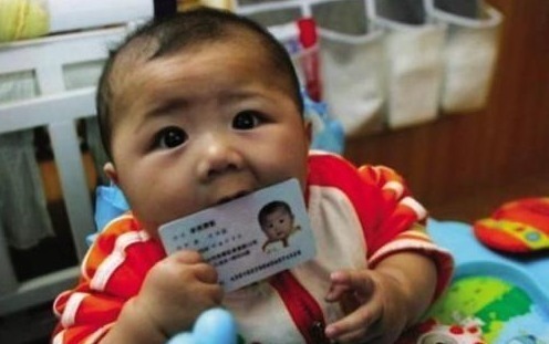 名字|90后辣妈瞒着全家人给女儿上户口，说出名字后，却遭派出所拒绝