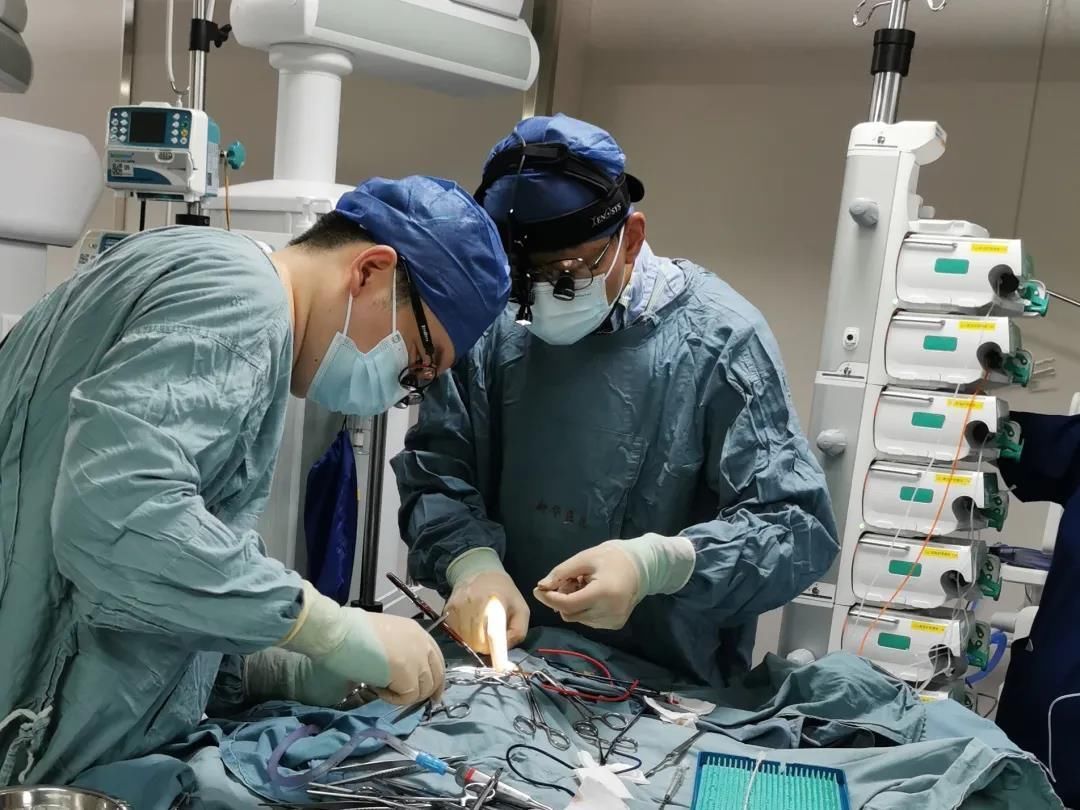 ecmo|吸入胎粪,新生儿出生后8小时呼吸衰竭,4天“人工肺”让小宝贝转危为安