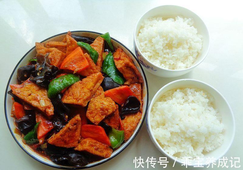 胡萝卜片|晚餐这样吃,有荤有素不油腻,健康低脂还好吃