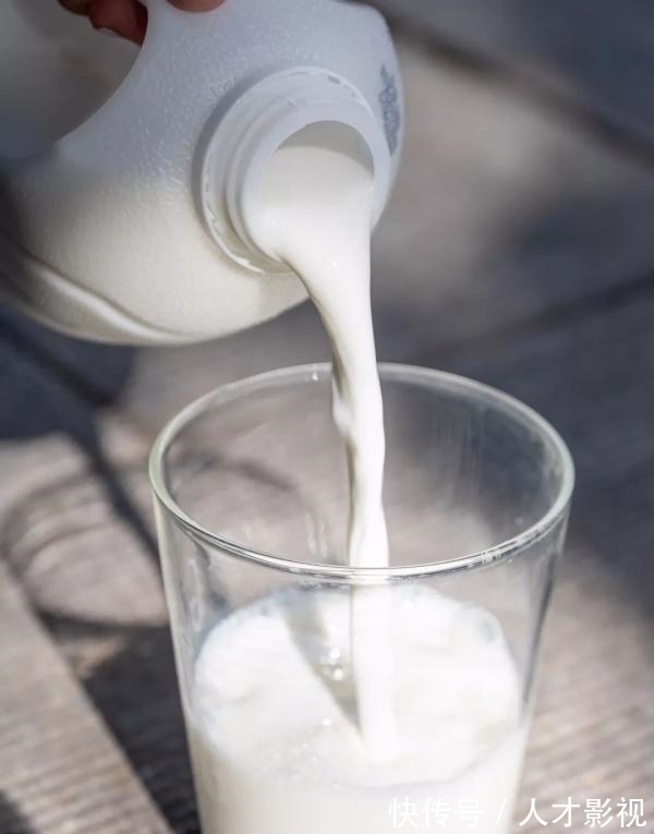 复原乳|这4种牛奶,超市里随处可见,但不适合孩子喝,你家孩子喝了吗?