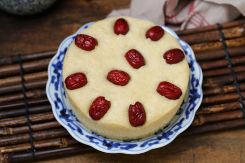 比馒头还省事儿的小米面发糕，一次发酵操作简单，暄软营养不粘牙