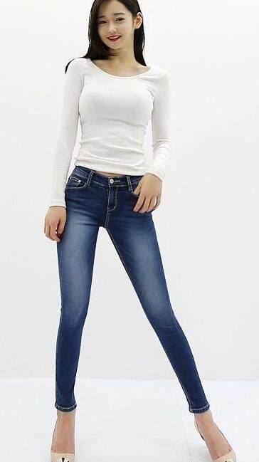 女人味 优雅美丽的牛仔裤,彰显出女人落落大方的简约风格!