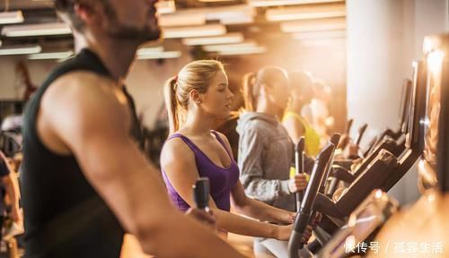 不良习惯|健身与不健身的人相比,一眼就能看出来,知道为什么吗?