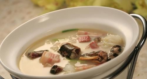 膳食纤维|女人想要身材好,常吃三种食物,刮油减脂,排毒养颜,越吃越漂亮