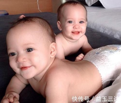 宝宝|吃母乳和喝奶粉会有多大差别双胞胎兄弟，一年后的状态令人心疼