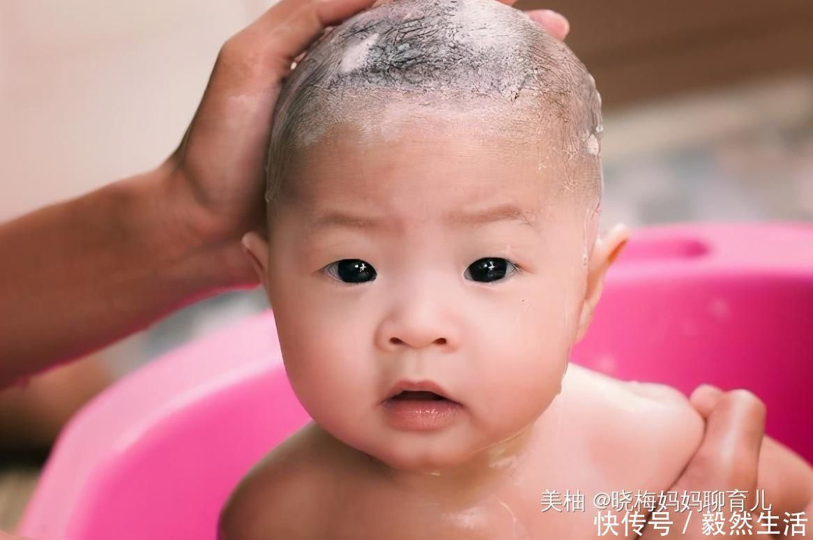 新手妈妈|8个月女婴身上臭味熏天，一直洗不干净，医生的话让妈妈自责不已