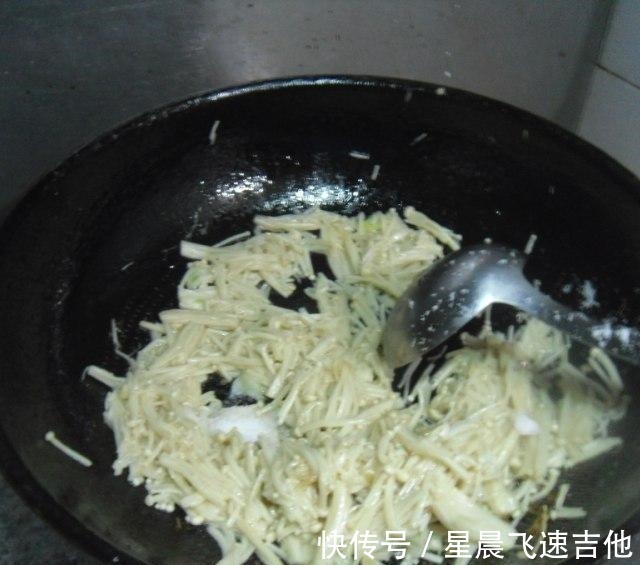 美食天下|金针菇炒油麦菜,简单快手,清香味美!