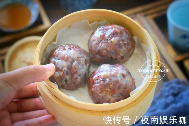 香甜|东北粘豆包的懒人做法，晶莹剔透，软糯香甜，刚出锅就吃了仨