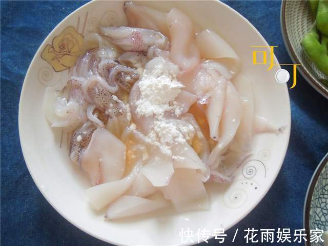 步骤|炒鱿鱼怎么处理才能又脆又嫩配合这两种蔬菜口感温和，营养均衡