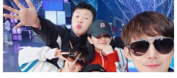 《快本》即将重新回归？知情人曝何炅最新行程，三档节目同时开录