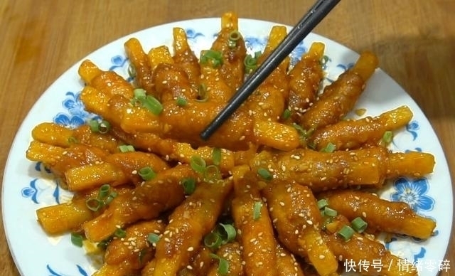  土豆新吃法，不炒不用炖，酸甜又开胃，孩子三天两头点名吃，解馋