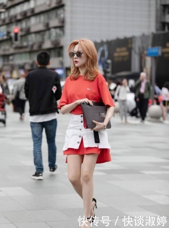 裙子|清新的裙子搭配,青春活力感十足,轻松展现女人最美的一面