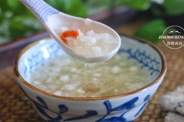 养生杯|抓住两点,煮银耳羹会快速出胶,黏稠光滑补胶原,女人养颜必备