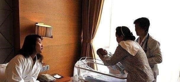 急产|产妇刚进产房就生了,娃“呱唧”一声落地,医护当场愣住:这么快!