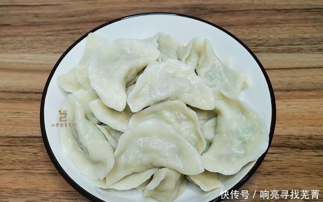 萝卜做馅包饺子，用盐杀水还是焯水大厨都不对，难怪饺子不香