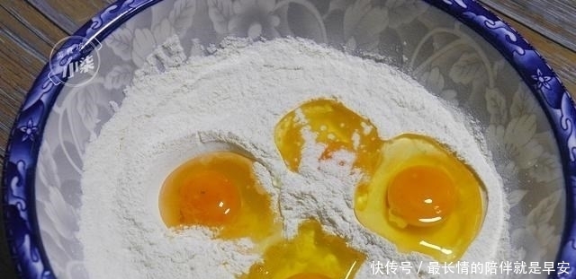 做烧饼别用水,这做法太香了,皮酥里软,空口能吃撑,比面包都香