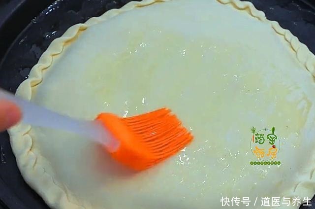 韭菜别再炒了,教你好吃做法,皮酥软,馅鲜香,连吃三天也不腻!